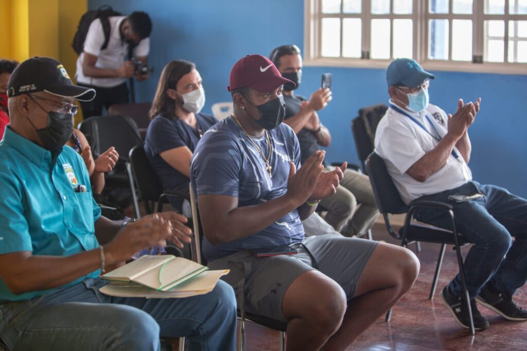 Panamá cuenta con kilómetros de playas en ambos océanos aptas para practicar el surf, en olas de calidad mundial. Bocas del Toro -por ejemplo- cuenta con olas en Isla Colón y Carenero que son reconocidas internacionalmente por su calidad tanto en tamaño, forma y poder, lo que convierte este lugar en un paraíso ideal para practicar este deporte.