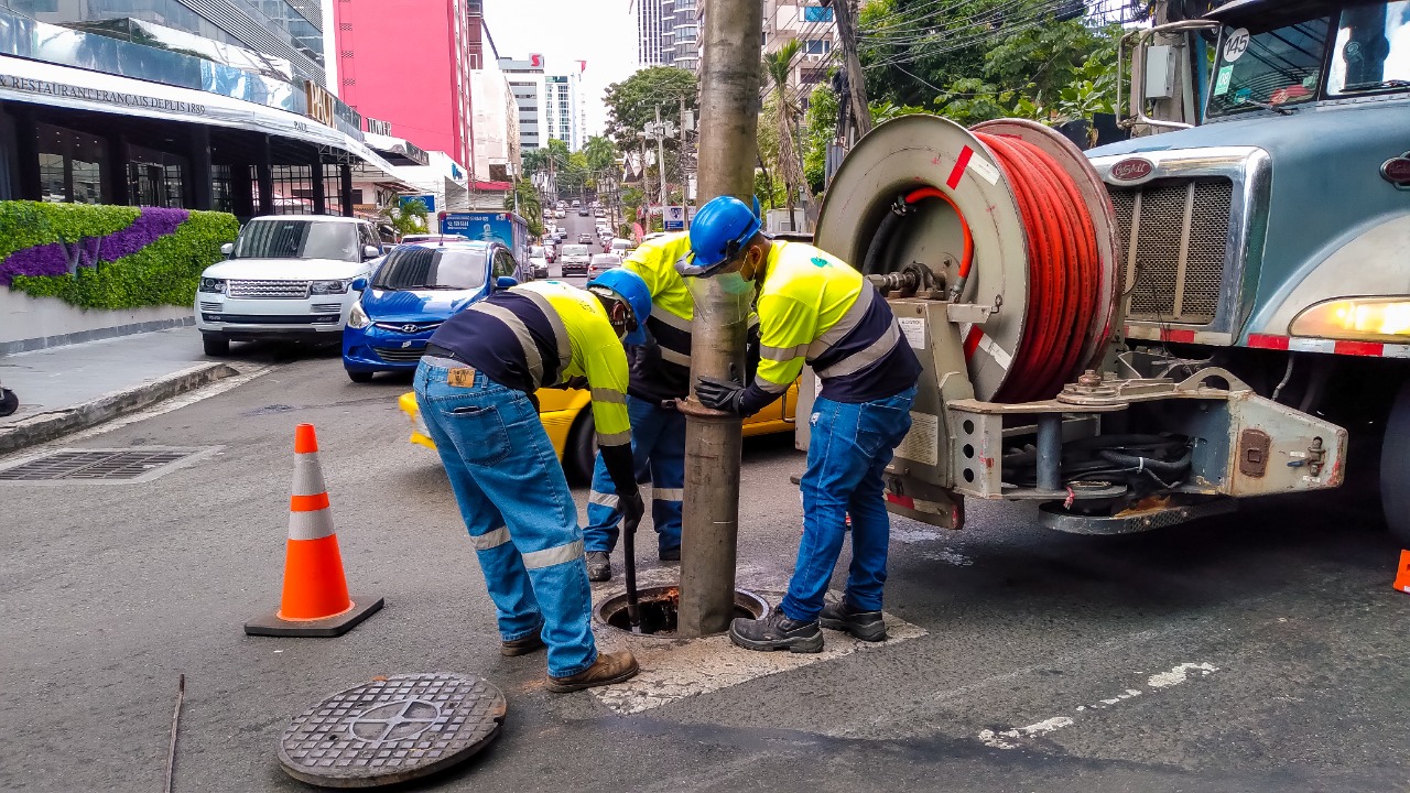 575 kilómetros de redes de alcantarillado saneadas