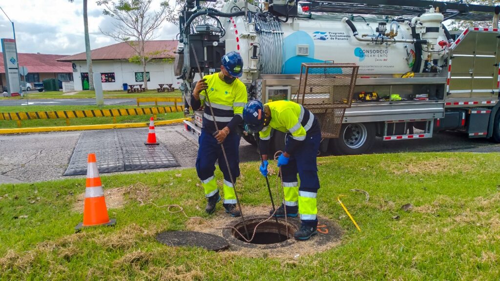 575 kilómetros de redes de alcantarillado saneadas