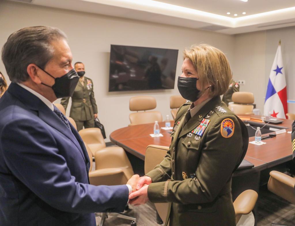 Presidente Cortizo se reunió con la general del Comando Sur   