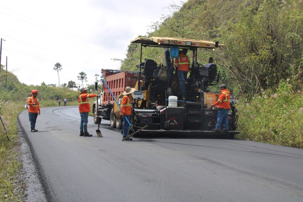 Vía Gualaca a Chiriquí Grande tiene un avance de 93.71%