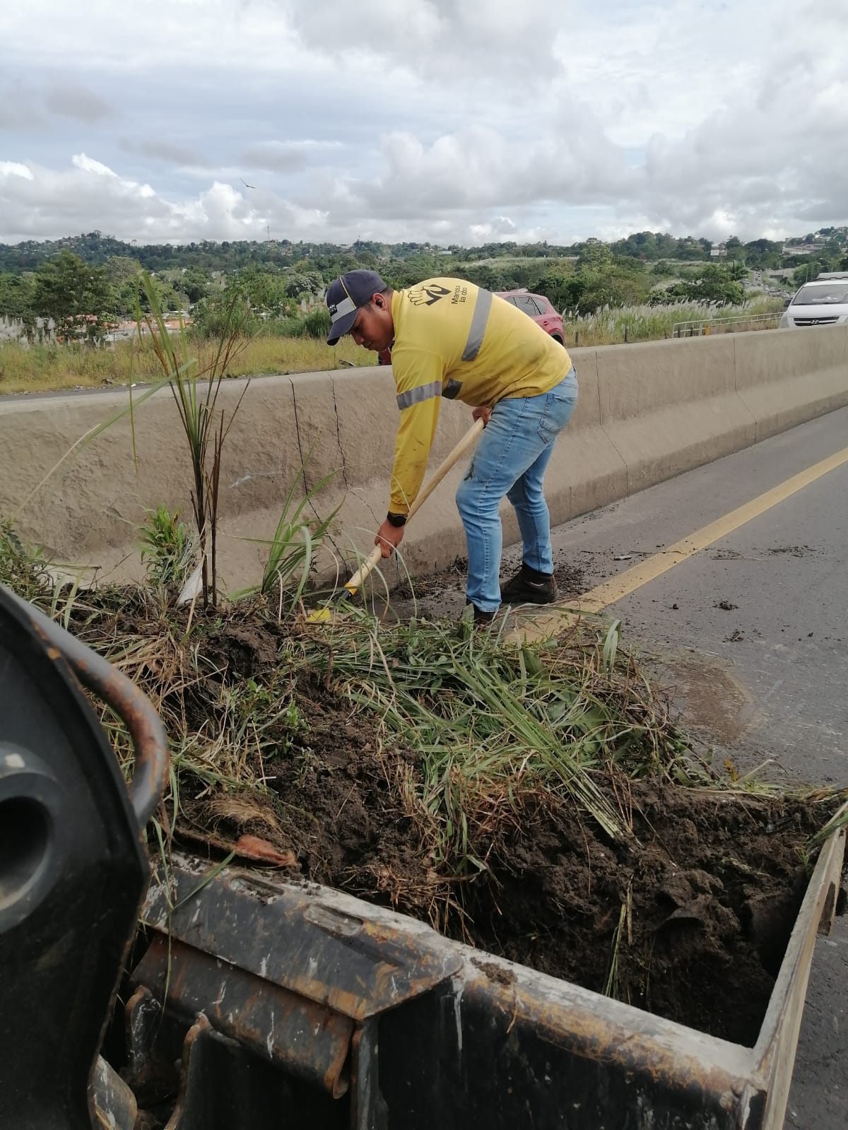 MOP atiende vías y realiza operativo de limpieza en Arraiján