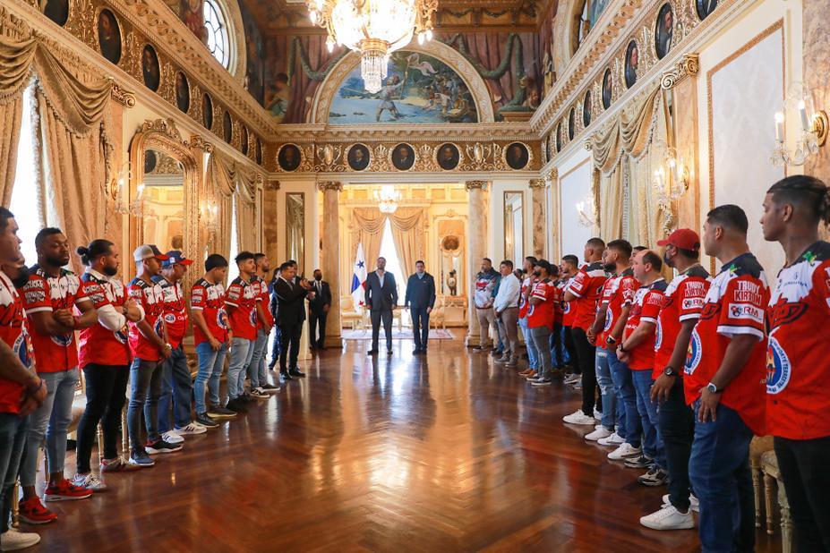 El campeón de beisbol mayor, visitó la Presidencia de la República