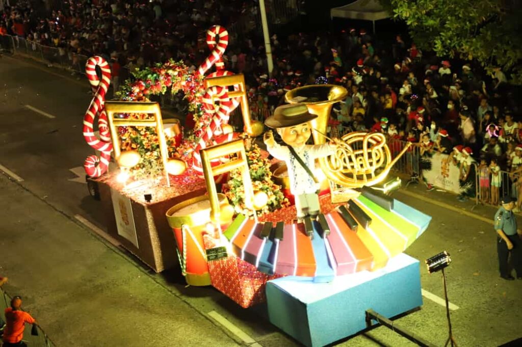 Desfile de Navidad fue todo un éxito