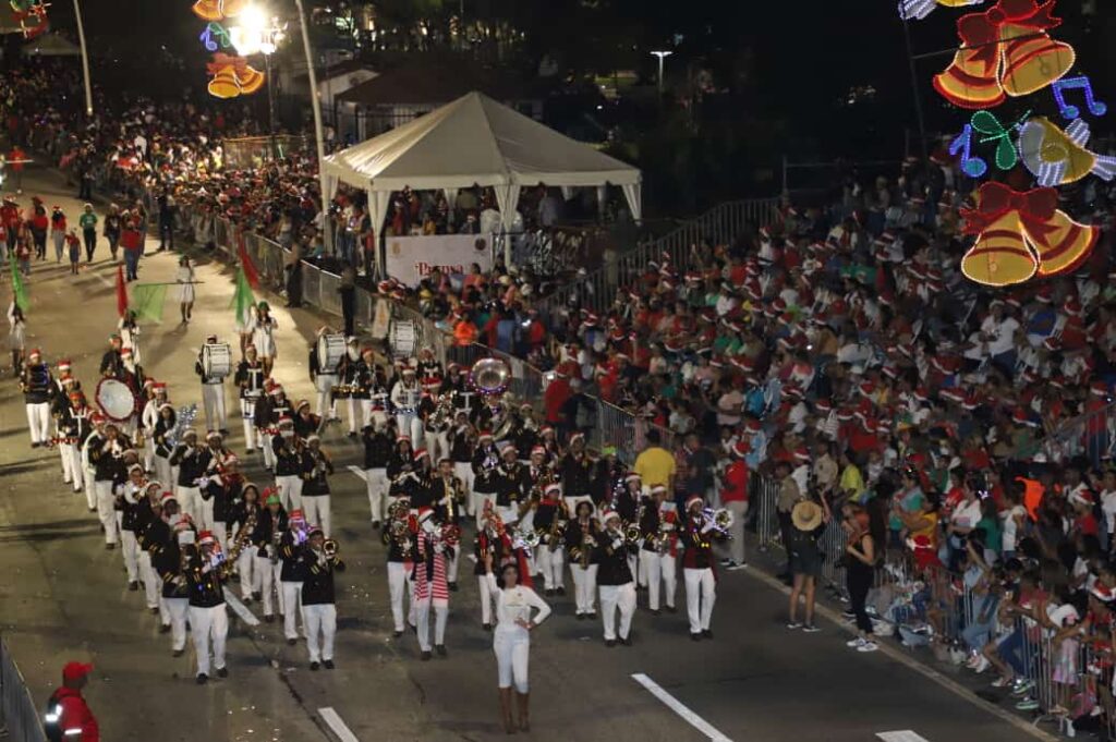 Desfile de Navidad fue todo un éxito