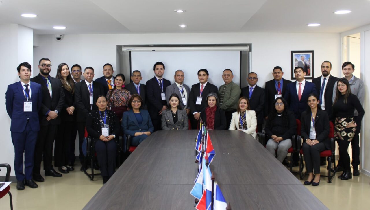 UAF Panamá participa en programa de intercambio 