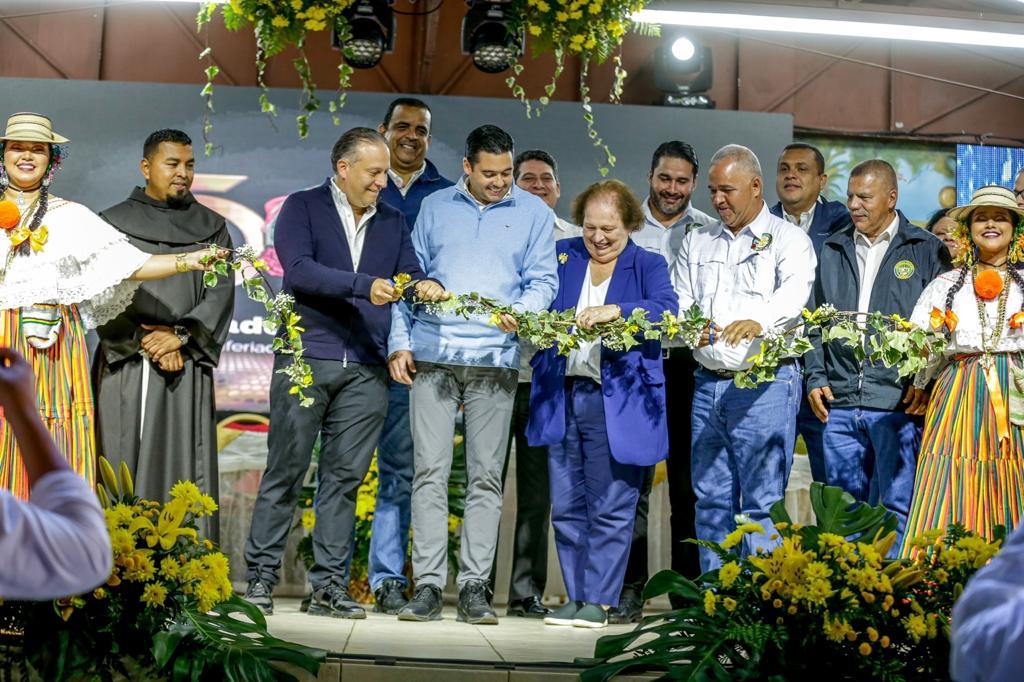 Vicepresidente Carrizo inaugura la Feria de Boquete