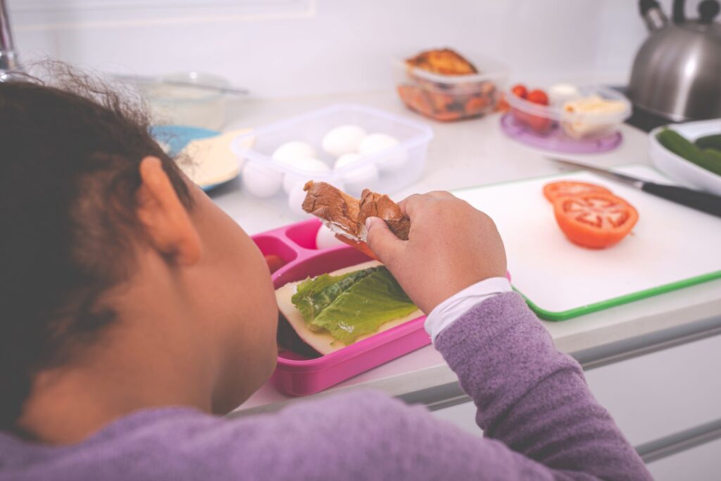 Merienda escolar divertida y balanceada