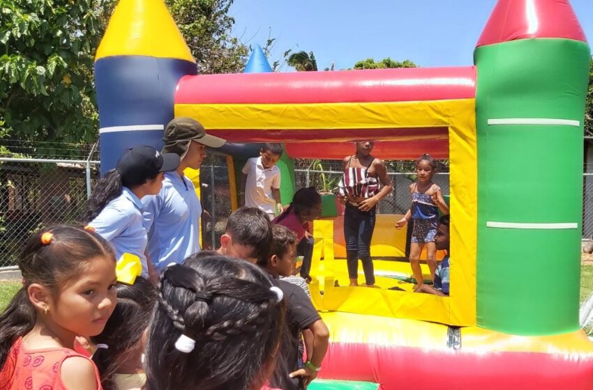  Fundación Amigas de Buen Corazón entrega mochilas