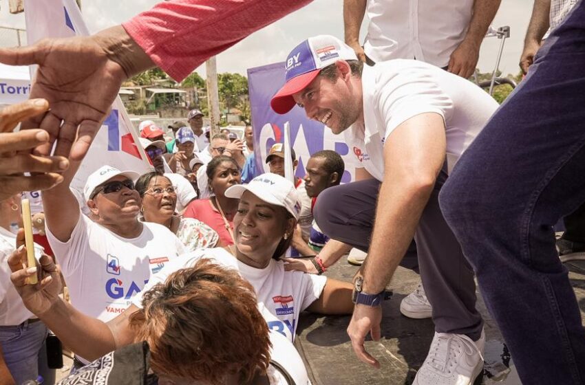  Gaby le reitera a Martinelli que no se vista que no va más