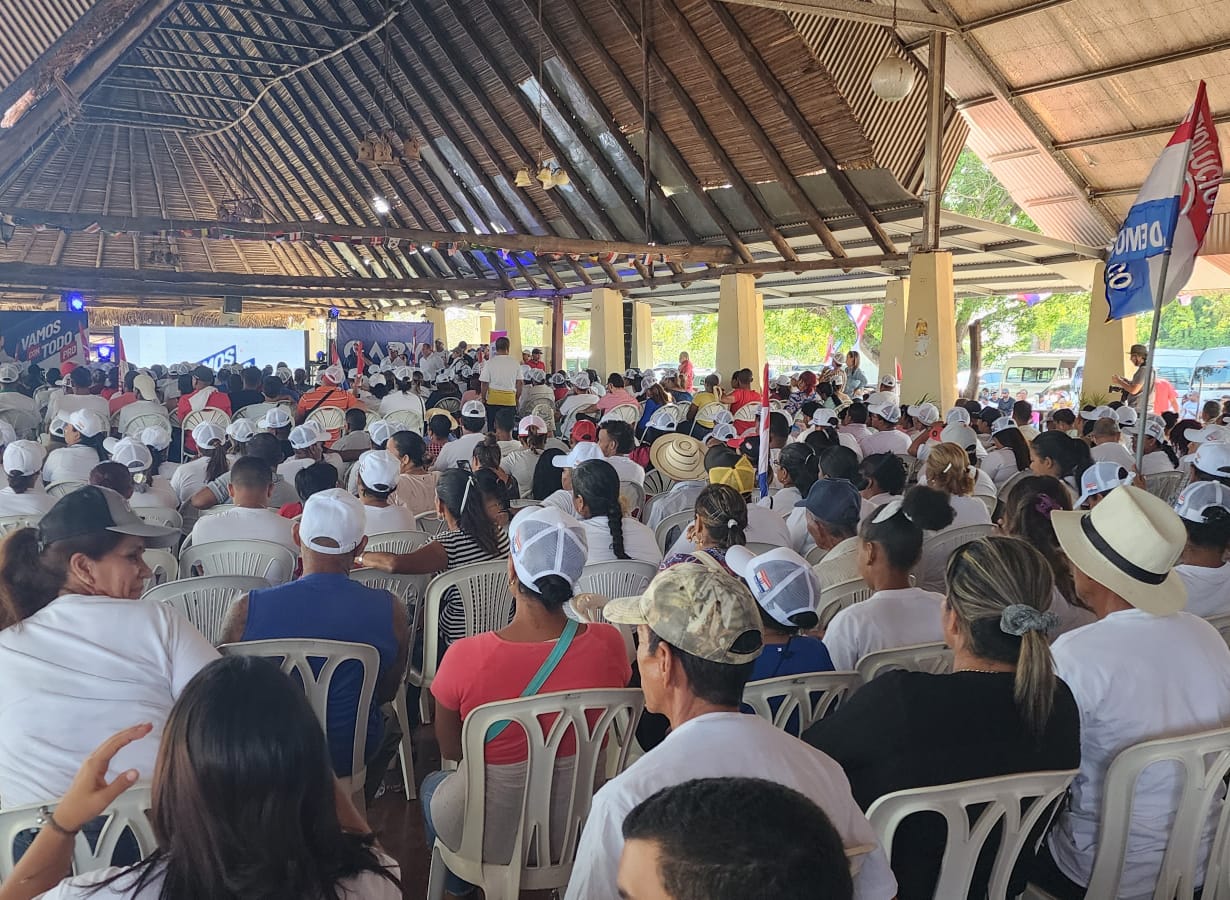 En el acto realizado en Aguadulce participaron precandidatos a puestos de elección popular, dirigentes, autoridades electas y simpatizante