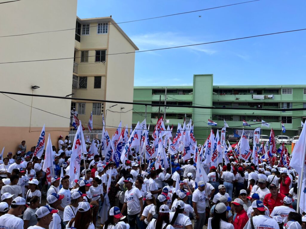 El recorrido del triunfo de Gaby y su encuentro con el pueblo