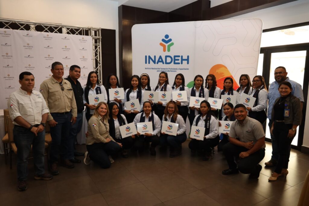 Culmina curso de Equipo Pesado solo para mujeres