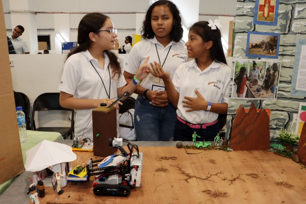 En Panamá sigue la incursión de niñas en la educación STEAM