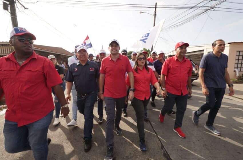  Gaby recorre Juan Díaz y Don Bosco con jóvenes y precandidatos