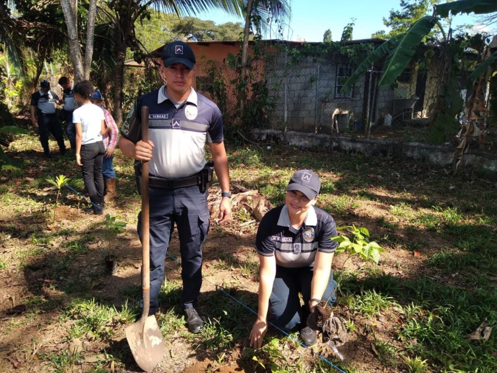 En Las Lajas conmemoran el Día del Árbol