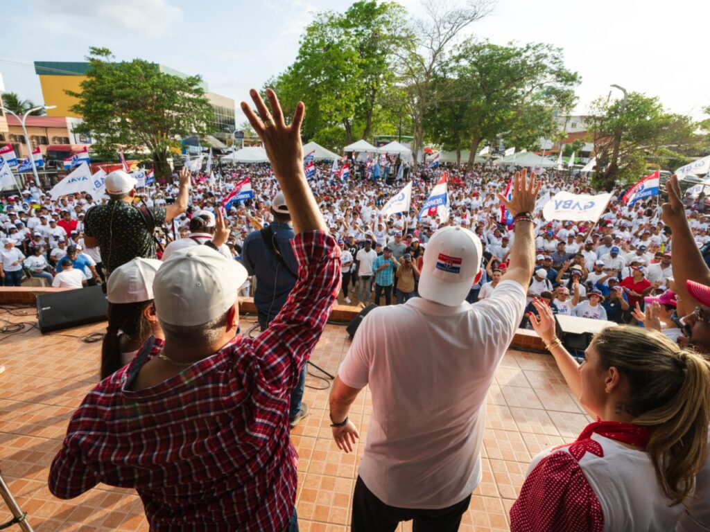 Gaby destaca labor de profesionales de la salud en pandemia