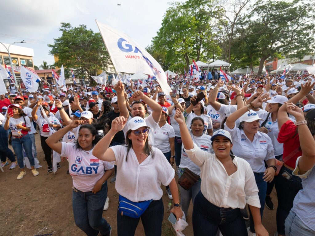 Gaby destaca labor de profesionales de la salud en pandemia