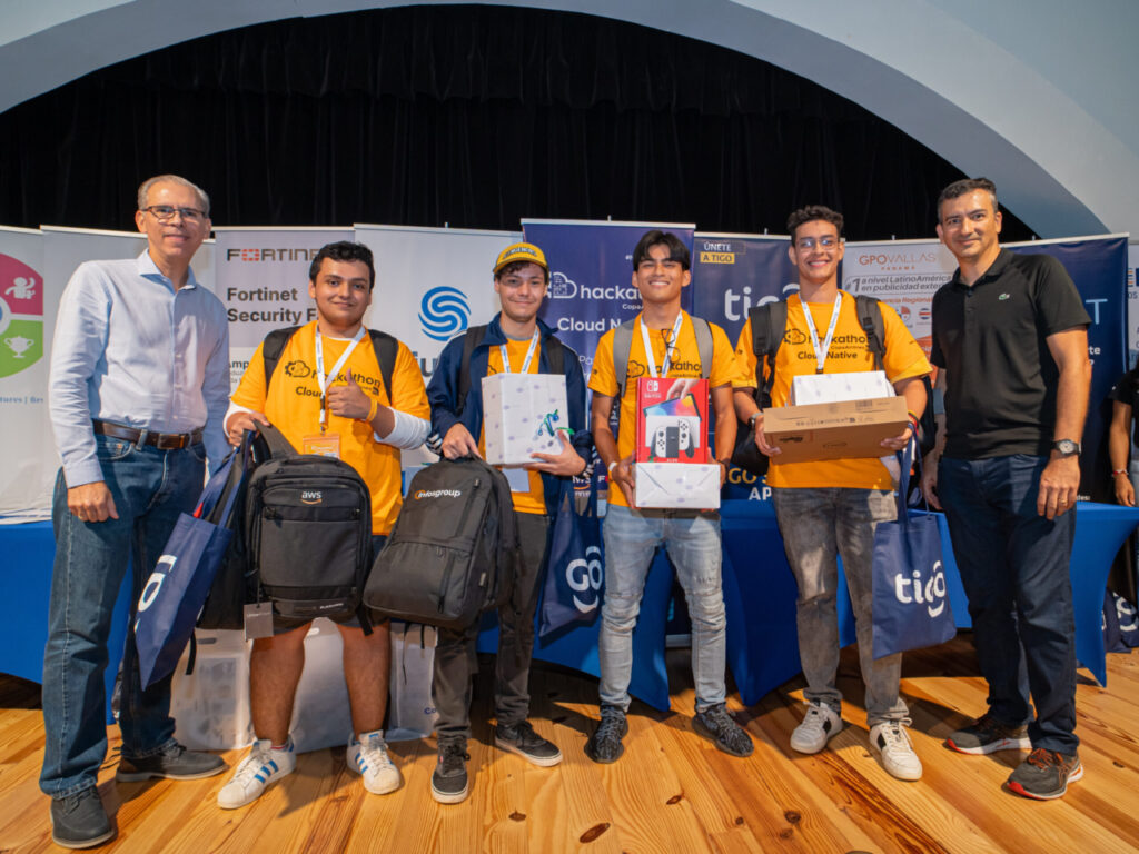 Copa Airlines promueve la educación tecnológica, en Hackathon