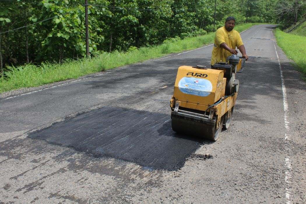 MOP de Panamá Este atiende puntos críticos en Cañita de Chepo