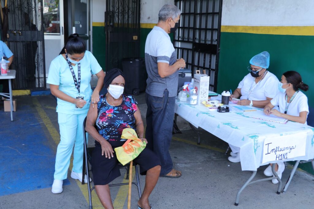 el domingo 4 de junio, estará en el Parque Circunvalación Cerro Viento y el Centro de Salud de Amelia Denis; en la Cancha del Crisol y en la Cancha de Cocobolo.