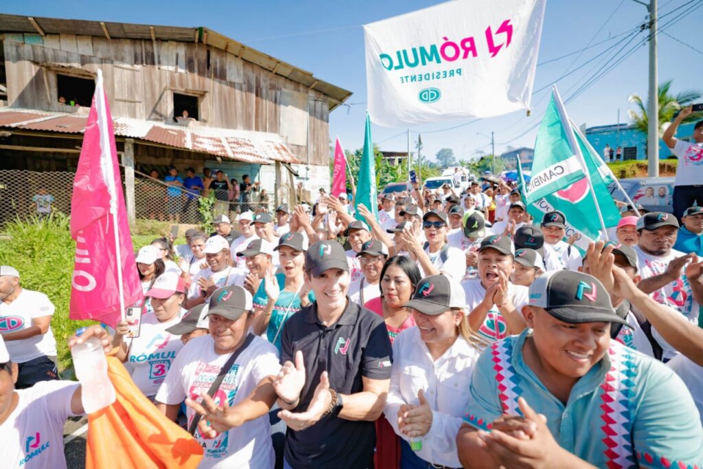 RÓMULO ROUX en Bocas del Toro