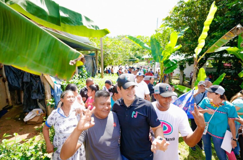  RÓMULO ROUX en Bocas del Toro