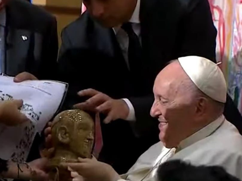 Artesanía penonomeña de “Piedra de Jabón” en el Vaticano