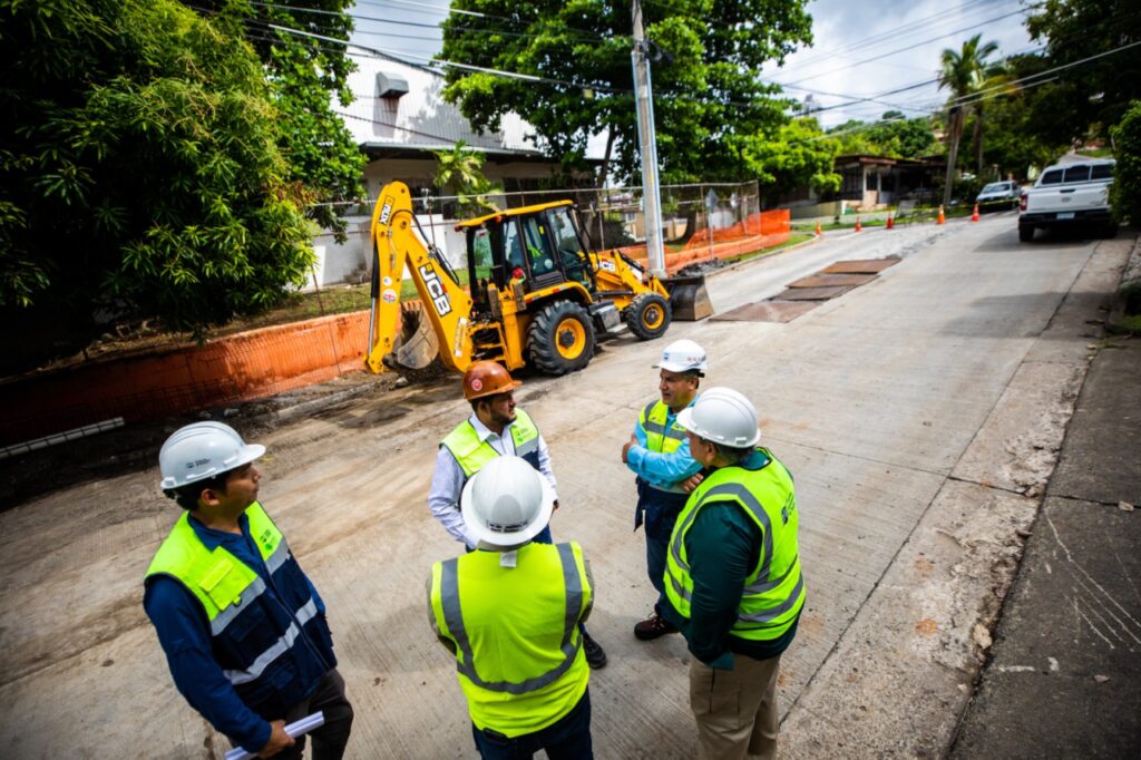 Saneamiento de Panamá supervisa obra