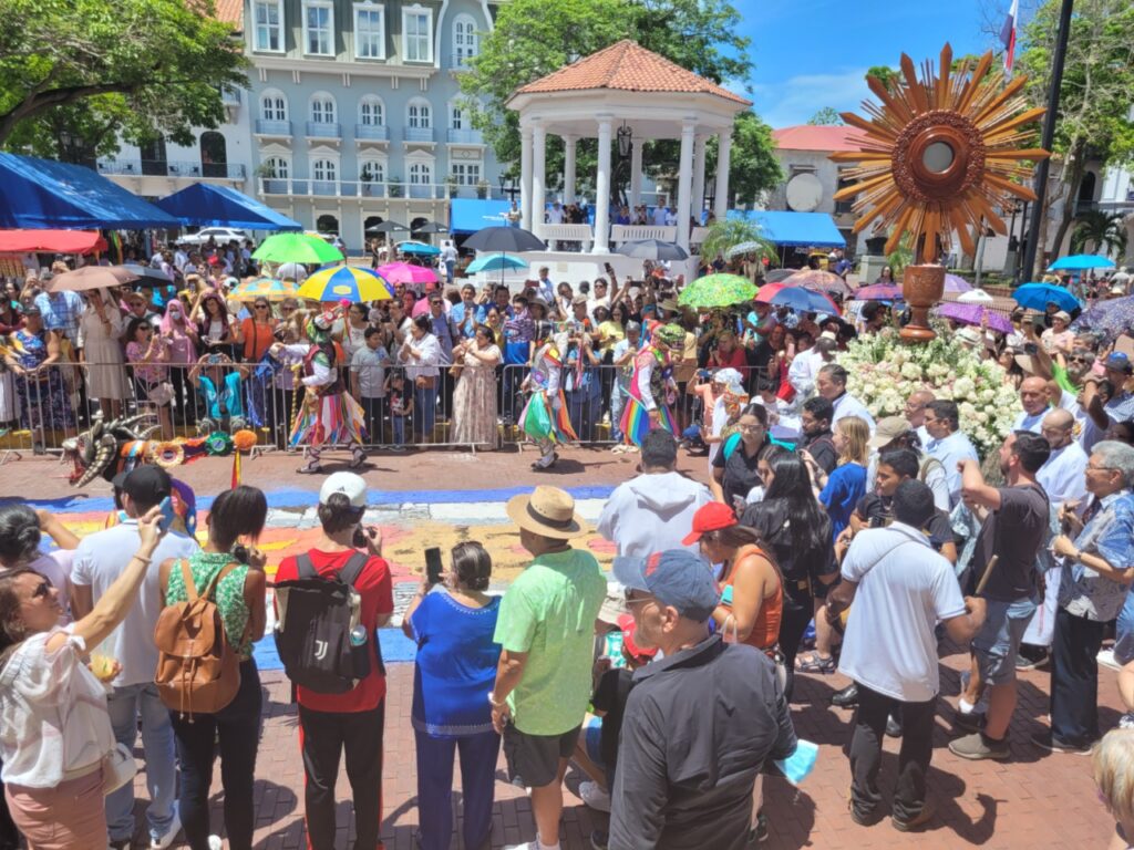 Diablos de la Chorrera se presentan en Corpus Christi del Casco