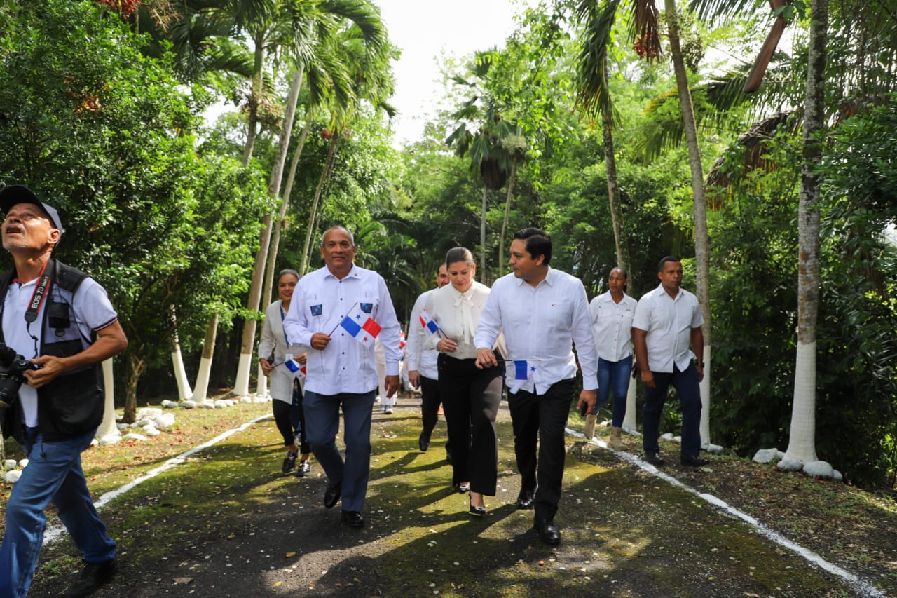 MiAMBIENTE recibe administración de área de Cerro Ancón