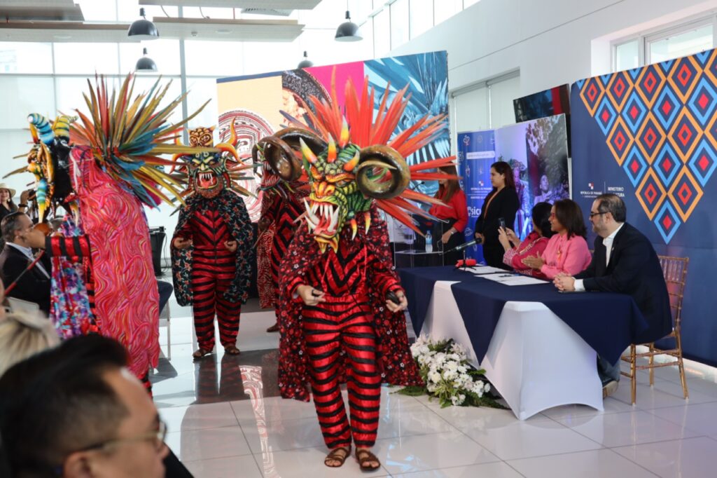 Regresa la Feria Nacional de Artesanías