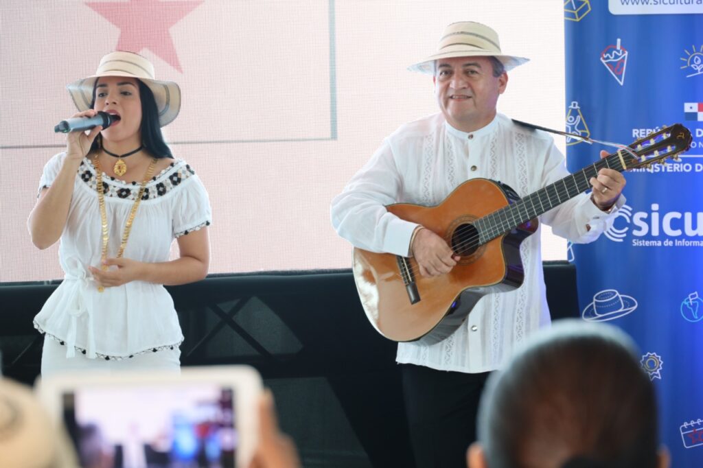 Regresa la Feria Nacional de Artesanías