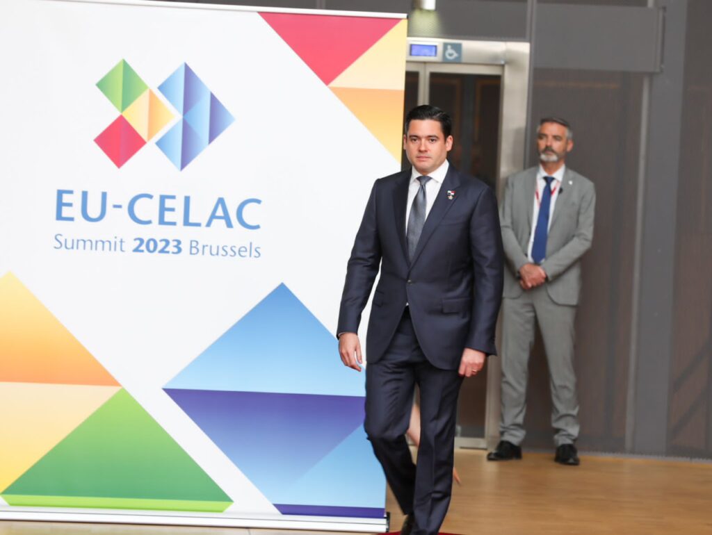 Vicepresidente Carrizo Jaén participa en apertura de la III Cumbre UE-CELAC