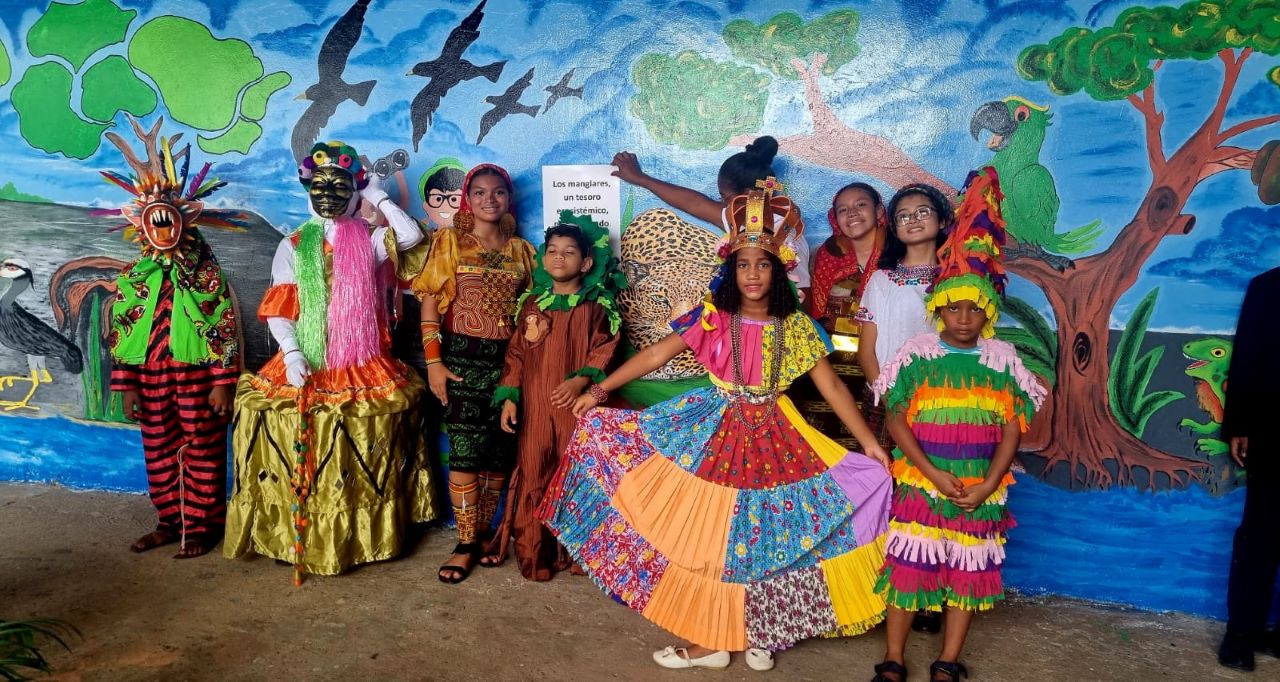 Proyecto Aulas Verdes de Audubon Panamá, lanzó su primer mural en escuelas