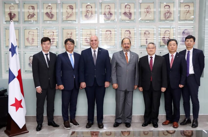  Banco Nacional de Panamá estrecha lazos de negocios con inversionistas coreanos