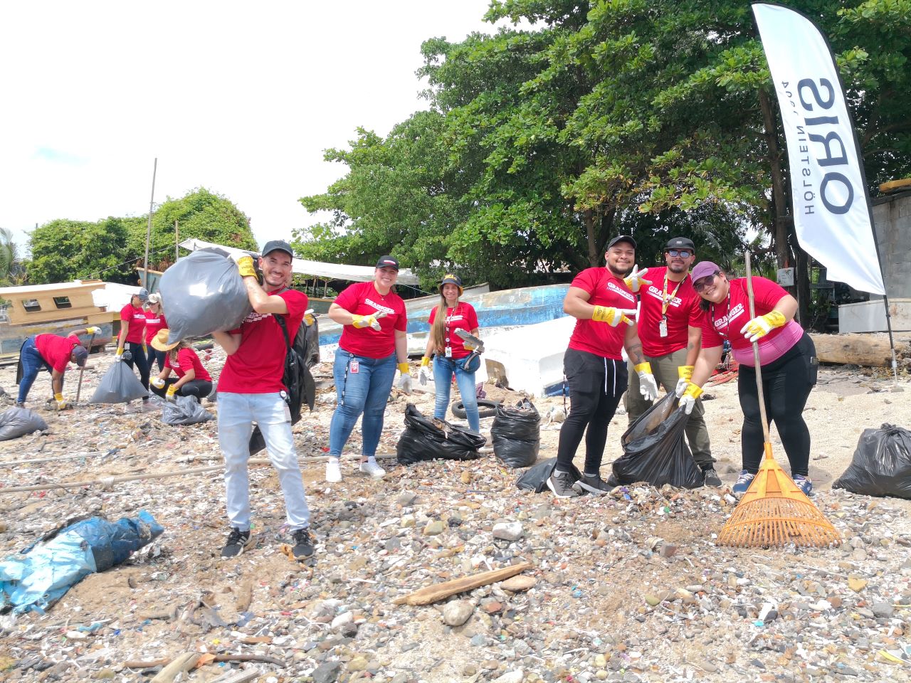 Cientos de voluntarios limpiaron las playas de Veracruz