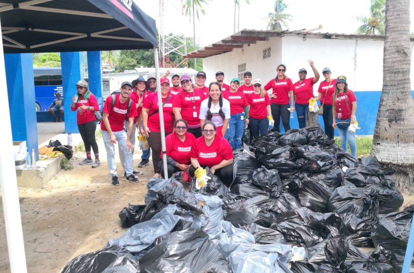  Cientos de voluntarios limpiaron las playas de Veracruz