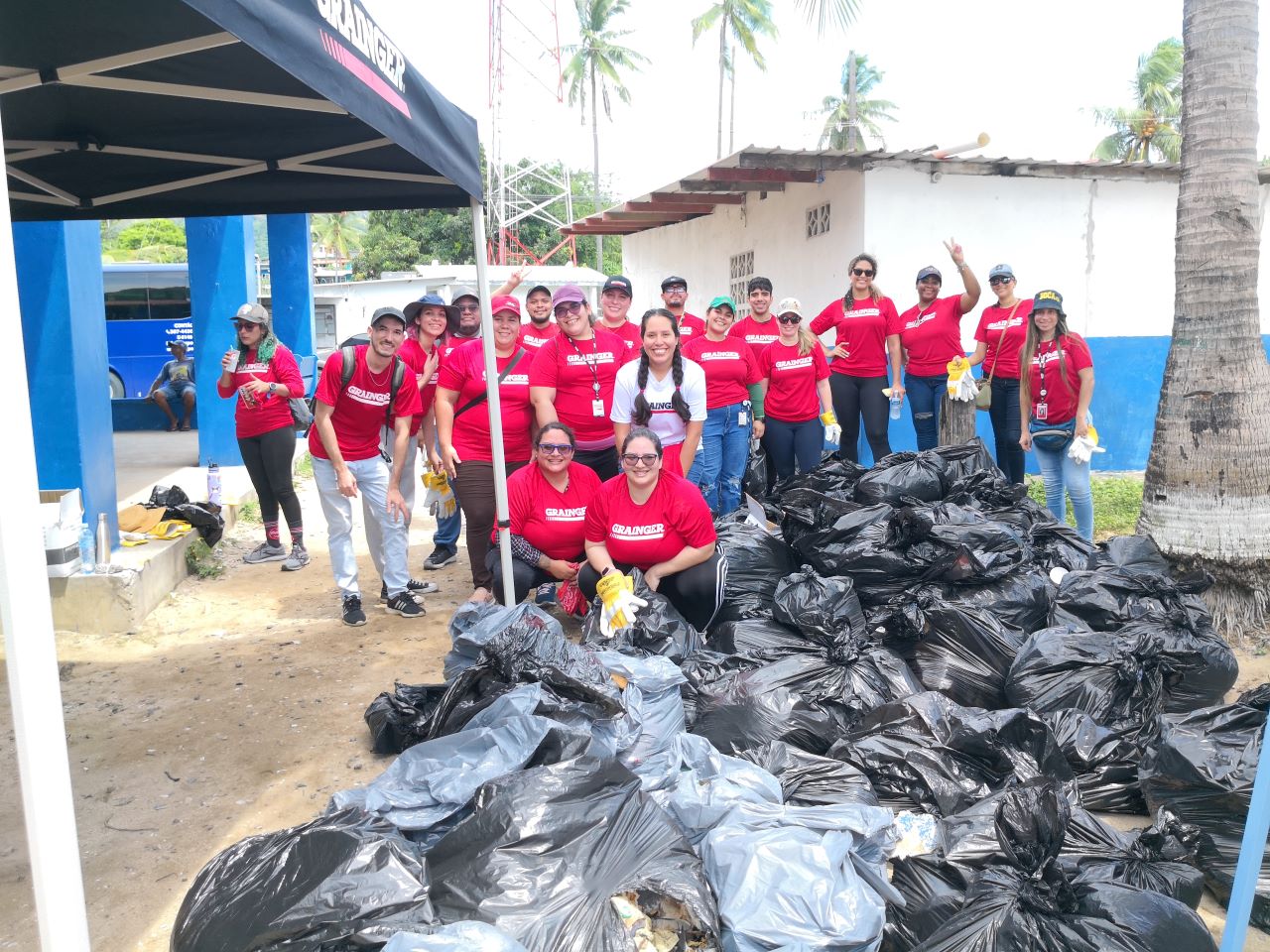 Cientos de voluntarios limpiaron las playas de Veracruz