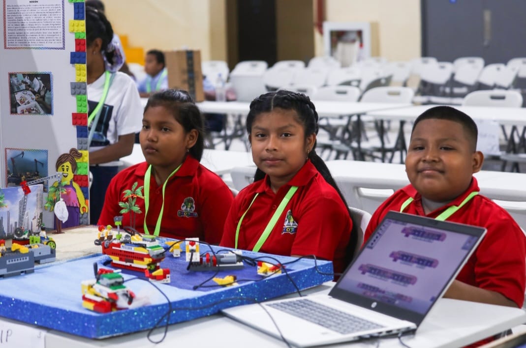 Fundación panameña FUNDESTEAM recibe reconocimiento internacional