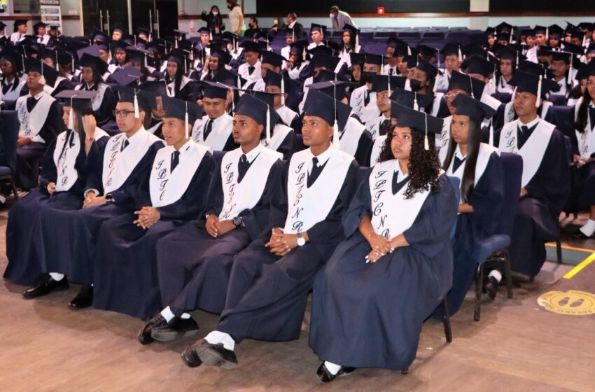  Actos de graduación suman más escuelas del sector oficial este 2023 