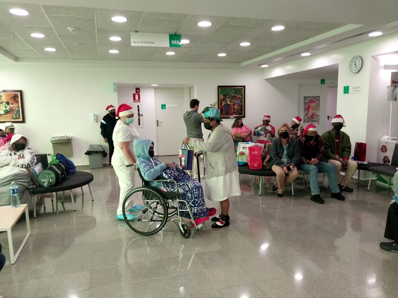 Pacientes de hemodiálisis festejan la Navidad