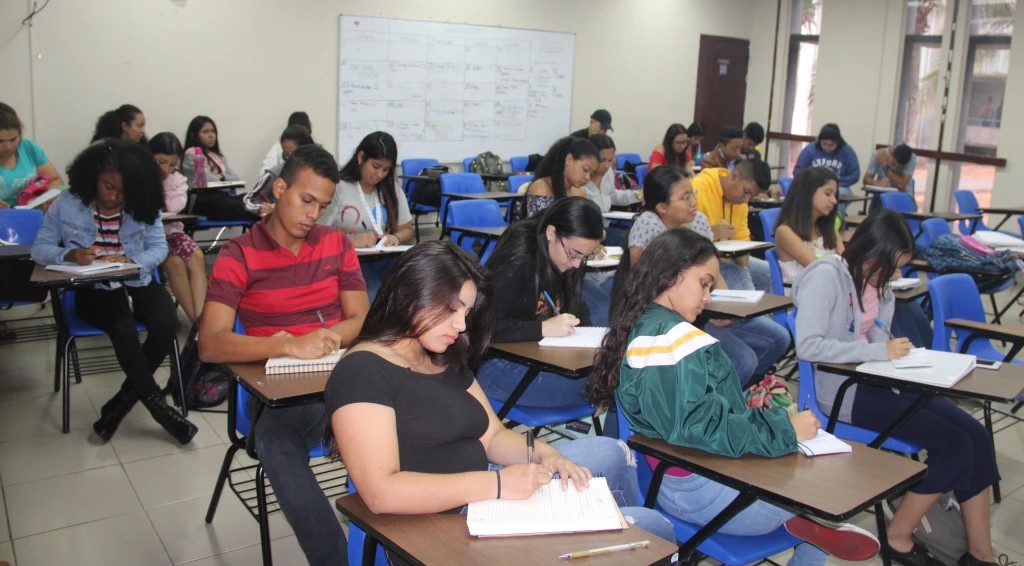 Más de 30 mil estudiantes se inscriben en el curso de verano de la U. de Panamá
