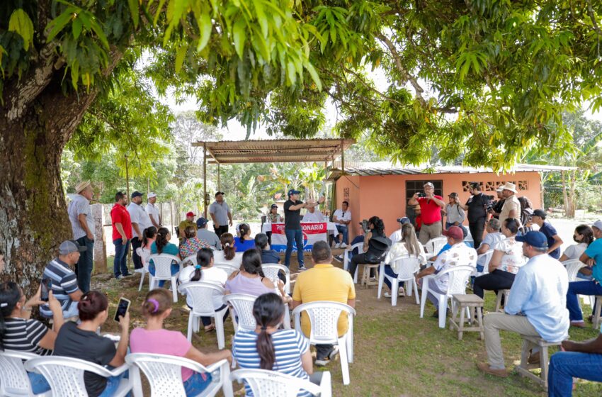  Gaby y el PRD organizan su estructura en Herrera