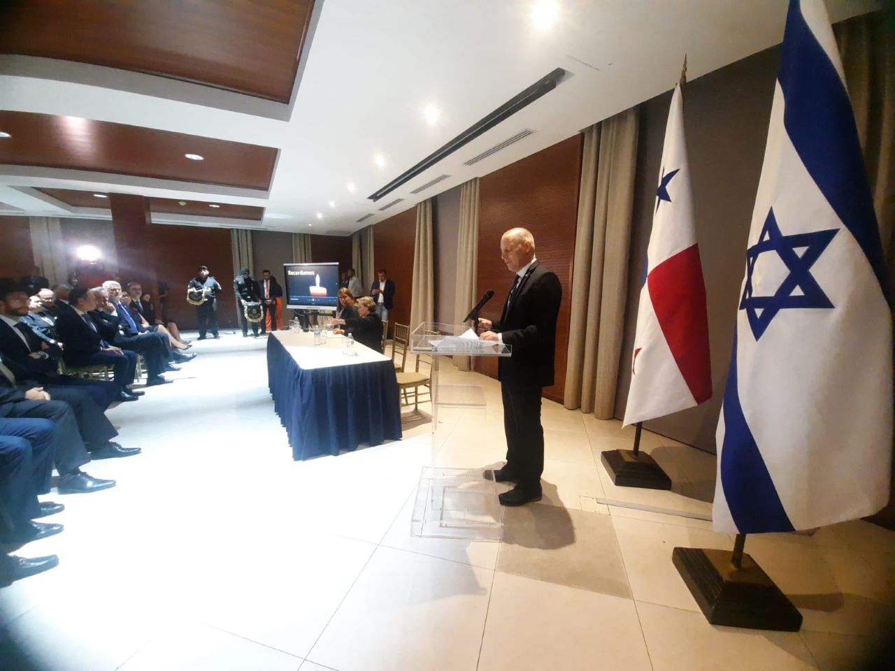 MINRE y embajada de Israel conmemoran el Día Internacional en Memoria del Holocausto