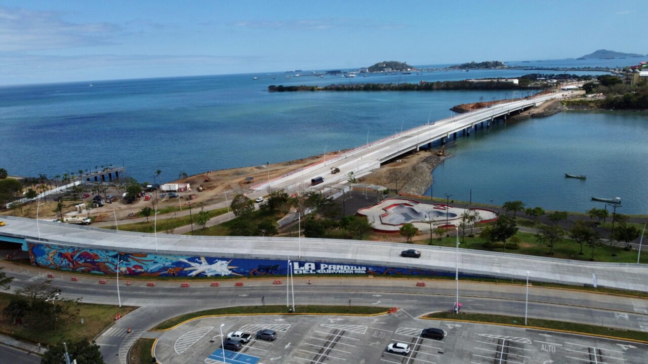 Presidente Cortizo nombra ‘Torrijos-Carter’ al nuevo viaducto marino