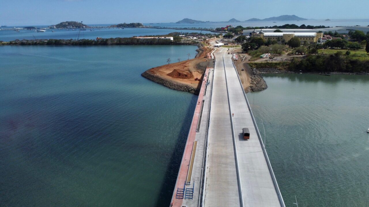 Presidente Cortizo nombra ‘Torrijos-Carter’ al nuevo viaducto marino