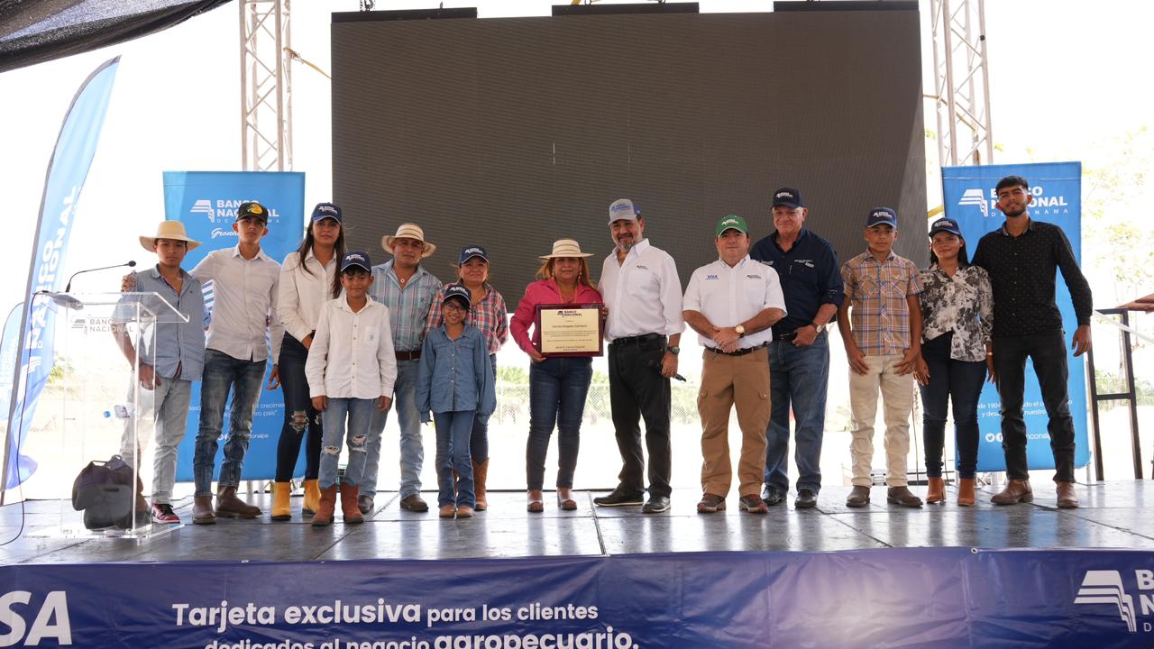 Docencia en producción sostenible para productores de Panamá Este y Darién
