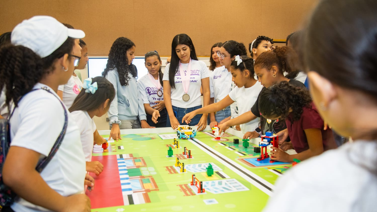 FUNDESTEAM celebra el talento femenino