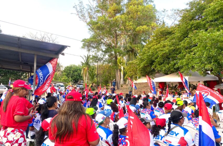  Miles expresaron su apoyo a Julieta de Carrizo en su recorrido por Río Hato, El Chirú y Antón